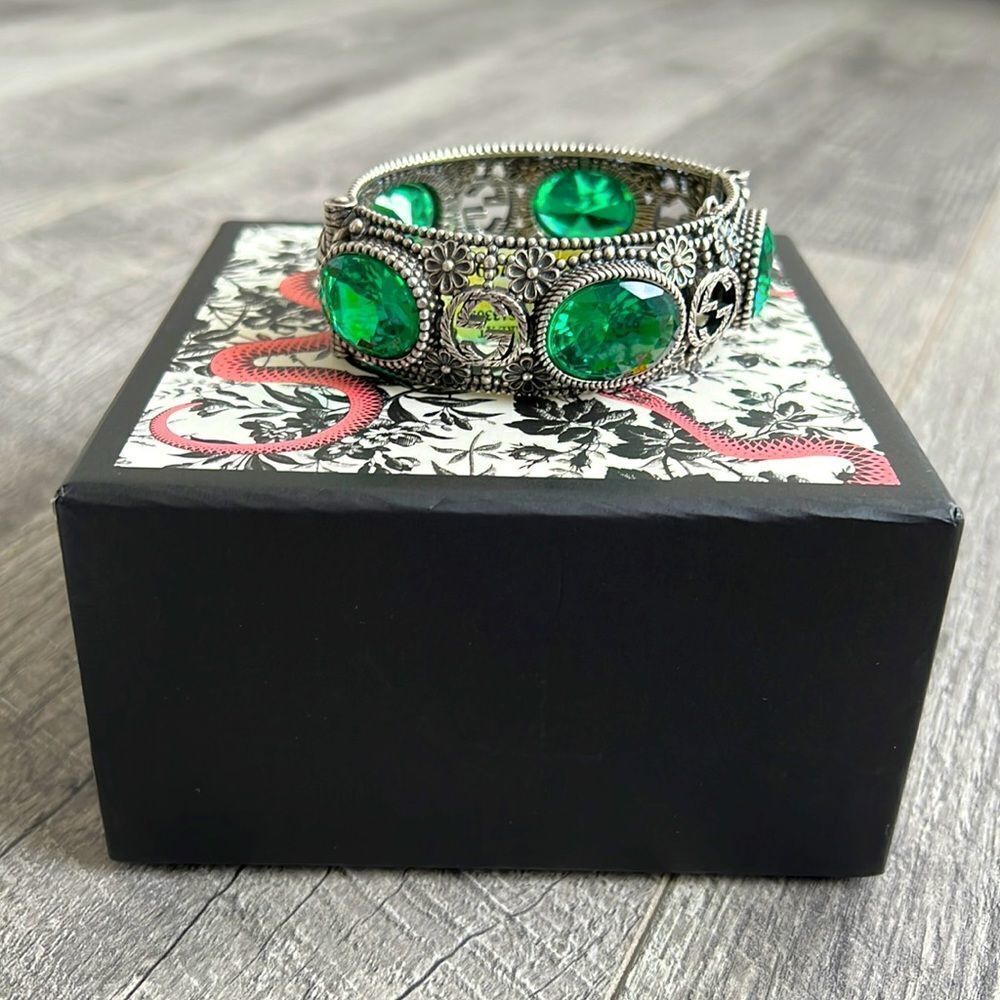 Gucci new!
Crystal-embellished Sterling-silver Bracelet - Green Sz 16